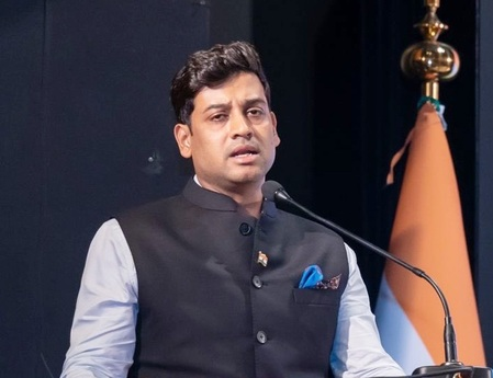 नया बिल संविधान की रक्षा के लिए, विपक्ष को डरने की जरूरत नहीं श्रीकांत शिंदे नया बिल संविधान की रक्षा के लिए, विपक्ष को डरने की जरूरत नहीं श्रीकांत शिंदे