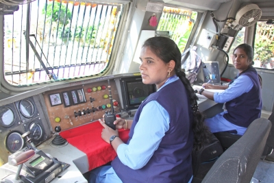 Women’s employment rate in India jumps from 22 pc to 40.3 pc in 6 years Women’s employment rate in India jumps from 22 pc to 40.3 pc in 6 years