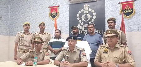 अलीगढ़ में टप्पल पुलिस की बड़ी कार्रवाई, करोड़ों की ठगी करने वाले तीन आरोपी गिरफ्तार
