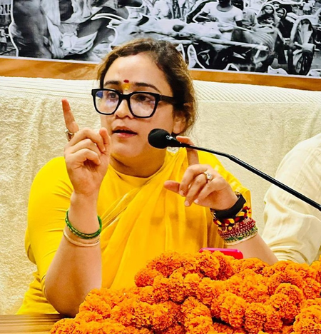 निक्की भाटी हत्याकांड : राज्य महिला आयोग ने मांगी रिपोर्ट, दोषियों पर कठोर कार्रवाई की मांग