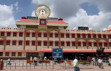 वाराणसी कैंट रेलवे स्टेशन सौर ऊर्जा से जगमगाएगा