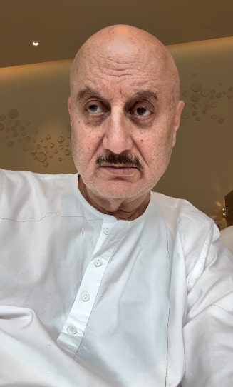 अनुपम खेर ने शेयर किया मां दुलारी संग दिल छू लेने वाला वीडियो, मां-बेटे के रिश्ते पर फैंस भावुक अनुपम खेर ने शेयर किया मां दुलारी संग दिल छू लेने वाला वीडियो, मां-बेटे के रिश्ते पर फैंस भावुक