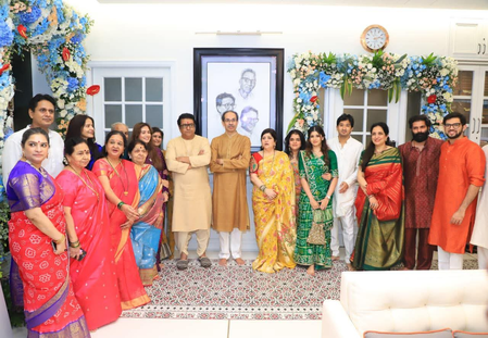 Amid tie-up talks, Uddhav visits Raj Thackeray's home for Ganesh puja Amid tie-up talks, Uddhav visits Raj Thackeray's home for Ganesh puja
