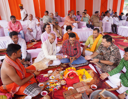 अयोध्या : नए मंदिर में गणपति पूजन, सुरक्षा दीवार निर्माण का शुभारंभ