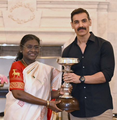President Murmu felicitates NorthEast United FC, Durand Cup 2025 champions