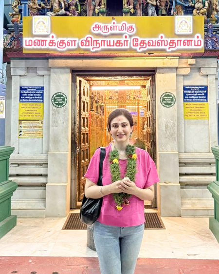 Juhi Babbar visits a 500-year-old Ganpati temple on Ganesh Chaturthi