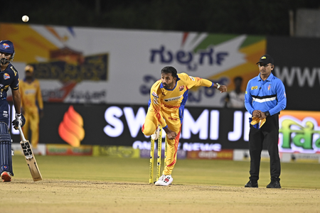 Maharaja Trophy: Mangaluru Dragons advance to final with seven-wicket win over Bengaluru Blasters Maharaja Trophy: Mangaluru Dragons advance to final with seven-wicket win over Bengaluru Blasters
