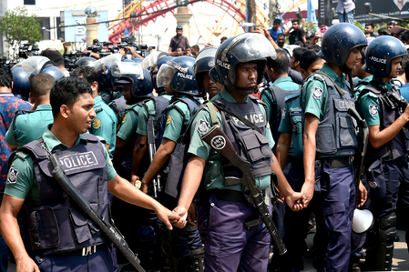 Bangladesh: 50 injured in police crackdown on students protesting outside Yunus' residence Bangladesh: 50 injured in police crackdown on students protesting outside Yunus' residence