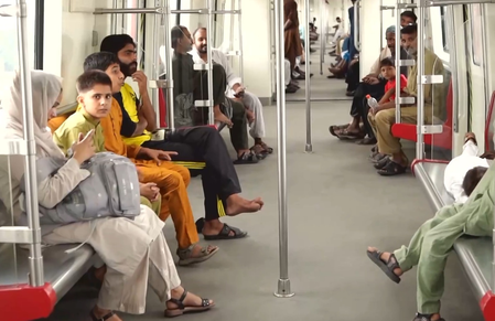 चीन निर्मित मेट्रो पाकिस्तान में लोकप्रिय चीन निर्मित मेट्रो पाकिस्तान में लोकप्रिय