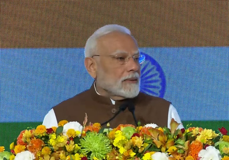 प्रधानमंत्री मोदी ने भारत-जापान द्विपक्षीय सहयोग को बढ़ाने के लिए 5-पॉइंट रोडमैप किया पेश प्रधानमंत्री मोदी ने भारत-जापान द्विपक्षीय सहयोग को बढ़ाने के लिए 5-पॉइंट रोडमैप किया पेश