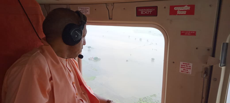 सीएम योगी ने गाजीपुर में किया बाढ़ का हवाई सर्वे, दिए दिशा निर्देश सीएम योगी ने गाजीपुर में किया बाढ़ का हवाई सर्वे, दिए दिशा निर्देश