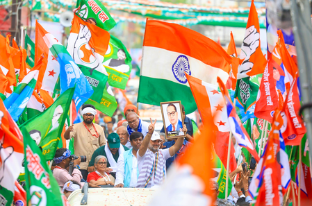 LoP Gandhi’s 'Voter Adhikar Yatra' gets grand welcome in Saran; Tejashwi Yadav calls it a 'Mahagathbandhan movement'