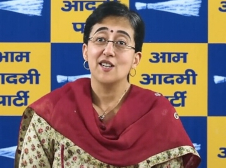 दिल्ली में मंदिर के सेवादार की हत्या, आतिशी ने सीएम रेखा गुप्ता को लिखी चिट्ठी दिल्ली में मंदिर के सेवादार की हत्या, आतिशी ने सीएम रेखा गुप्ता को लिखी चिट्ठी