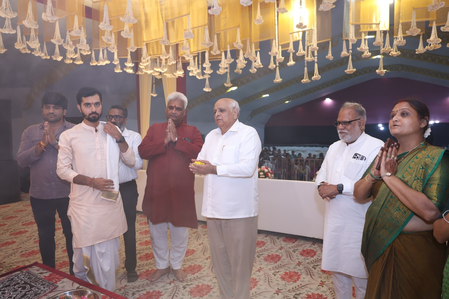 सीएम भूपेंद्र पटेल ने गणपति बप्पा के किए दर्शन, भक्तजनों को बढ़ाया उत्साह सीएम भूपेंद्र पटेल ने गणपति बप्पा के किए दर्शन, भक्तजनों को बढ़ाया उत्साह