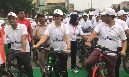 दिल्ली के पश्चिमी जिले में साइक्लोथॉन का आयोजन, डीएम की अपील-रोज फिटनेस के लिए दें एक घंटा दिल्ली के पश्चिमी जिले में साइक्लोथॉन का आयोजन, डीएम की अपील-रोज फिटनेस के लिए दें एक घंटा
