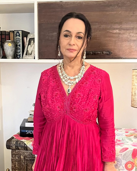 सोनी राजदान को याद आई 1984 की पार्टी, बोलीं- पूरी रात खड़े रहना पड़ा था सोनी राजदान को याद आई 1984 की पार्टी, बोलीं- पूरी रात खड़े रहना पड़ा था