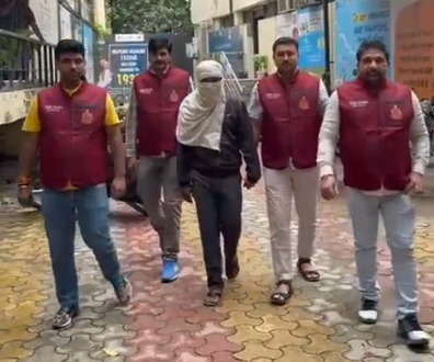 ऑनलाइन स्टॉक मार्केट स्कैम का मास्टरमाइंड गिरफ्तार, दिल्ली पुलिस क्राइम ब्रांच की बड़ी कामयाबी ऑनलाइन स्टॉक मार्केट स्कैम का मास्टरमाइंड गिरफ्तार, दिल्ली पुलिस क्राइम ब्रांच की बड़ी कामयाबी