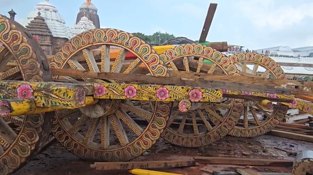 संसद परिसर में लगेंगे जगन्नाथ रथ के पहिए, पुजारी ने स्पीकर ओम बिरला की मंजूरी का किया स्वागत संसद परिसर में लगेंगे जगन्नाथ रथ के पहिए, पुजारी ने स्पीकर ओम बिरला की मंजूरी का किया स्वागत