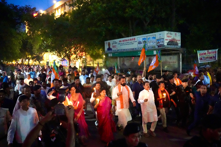 पटना भाजपा ने निकाला कैंडल मार्च, पीएम मोदी को अपशब्द पर माफी की मांग पटना भाजपा ने निकाला कैंडल मार्च, पीएम मोदी को अपशब्द पर माफी की मांग