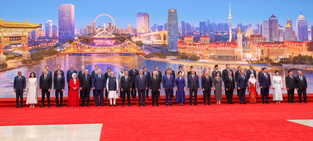 Xi Jinping, spouse host banquet for foreign guests attending 2025 SCO Summit Xi Jinping, spouse host banquet for foreign guests attending 2025 SCO Summit