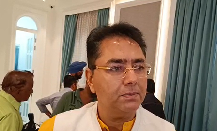 पंजाब के साथ सौतेला व्यवहार कर रही सरकार अमन अरोड़ा पंजाब के साथ सौतेला व्यवहार कर रही सरकार अमन अरोड़ा