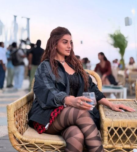 'इतना स्टाइल कहां से लाती हो', ब्लैक लुक में अक्षरा सिंह को देख फैंस ने पूछे सवाल