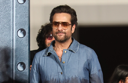 Fardeen Khan passes on an important tradition to his kids in new video Fardeen Khan passes on an important tradition to his kids in new video