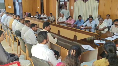 कर्नाटक मंत्री संतोष लाड से धारवाड़ ध्वनि संगठन की मांग, किसानों के लिए खोले जाएं खरीद केंद्र कर्नाटक मंत्री संतोष लाड से धारवाड़ ध्वनि संगठन की मांग, किसानों के लिए खोले जाएं खरीद केंद्र