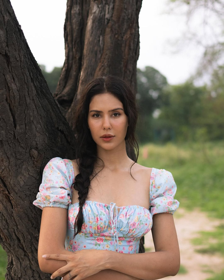 Sonam Bajwa urges all to 'come together & stand by Punjab' during this time of crisis