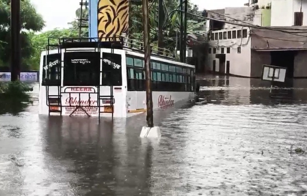 पंजाब जालंधर में भारी बारिश से जनजीवन अस्त-व्यस्त, प्रशासन ने जारी किया अलर्ट पंजाब जालंधर में भारी बारिश से जनजीवन अस्त-व्यस्त, प्रशासन ने जारी किया अलर्ट