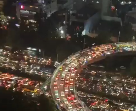 '2 hours of rain, 20 km of jam': Surjewala's jibe at Haryana CM over traffic congestion, drainage in Gurugram '2 hours of rain, 20 km of jam': Surjewala's jibe at Haryana CM over traffic congestion, drainage in Gurugram