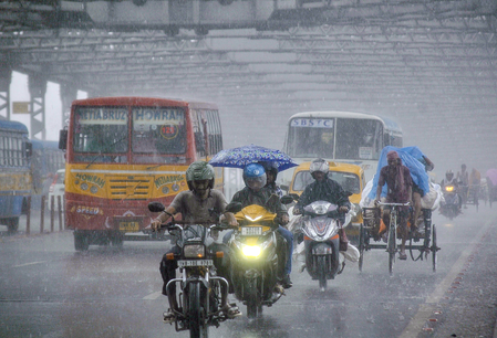 Thunderstorms with heavy rain warning for South Bengal; fishermen advised to avoid sea