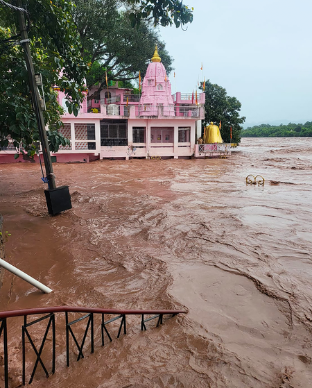 Flood wreaks havoc in Jammu, weather likely to improve today Flood wreaks havoc in Jammu, weather likely to improve today