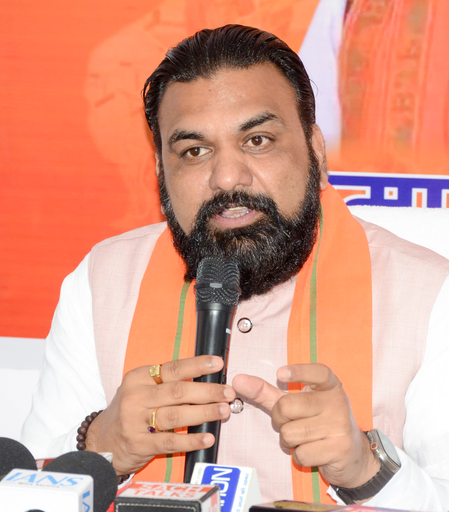 लालू यादव ने महागठबंधन में जबरदस्ती बेटे को मुख्यमंत्री उम्मीदवार बनाया सम्राट चौधरी लालू यादव ने महागठबंधन में जबरदस्ती बेटे को मुख्यमंत्री उम्मीदवार बनाया सम्राट चौधरी 
