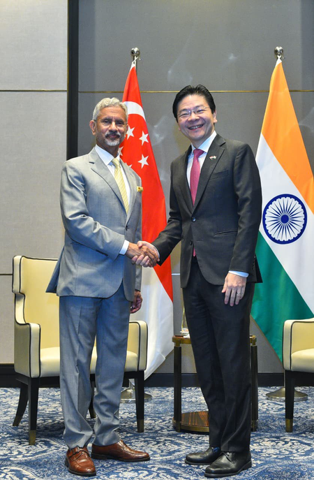 EAM Jaishankar meets Singapore PM Wong, expresses confidence in stronger bilateral ties EAM Jaishankar meets Singapore PM Wong, expresses confidence in stronger bilateral ties