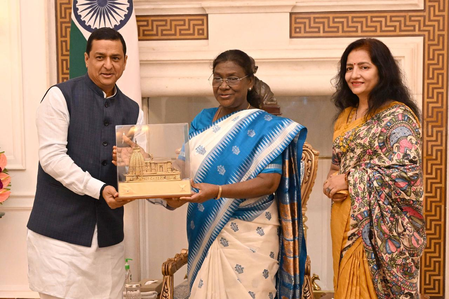 राष्ट्रपति द्रौपदी मुर्मु से मिले भाजपा सांसद अनिल बलूनी, उत्तराखंड आपदा में राहत-बचाव की दी जानकारी राष्ट्रपति द्रौपदी मुर्मु से मिले भाजपा सांसद अनिल बलूनी, उत्तराखंड आपदा में राहत-बचाव की दी जानकारी