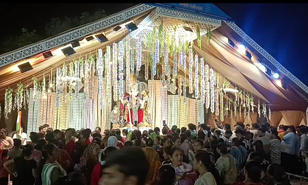 गुजरात सावरकुंडला में गणपति बने लखपति, भक्तों की उमड़ी भीड़ गुजरात सावरकुंडला में गणपति बने लखपति, भक्तों की उमड़ी भीड़