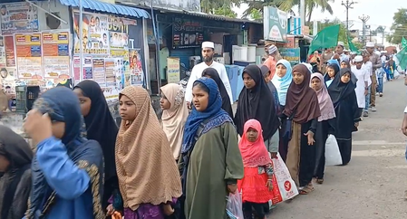 तमिलनाडु पोलाची में ईद मिलाद-उन-नबी पर निकाला गया जुलूस तमिलनाडु पोलाची में ईद मिलाद-उन-नबी पर निकाला गया जुलूस