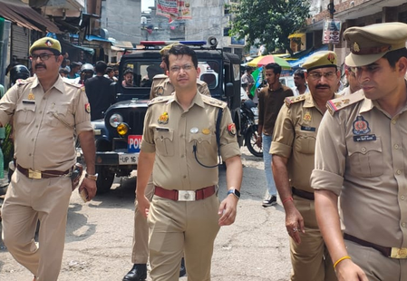गौतमबुद्धनगर पुलिस ने बारावफात जुलूस की सुरक्षा व्यवस्था का किया गहन निरीक्षण