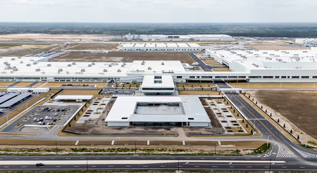 US detains some 450 workers in Hyundai-LG battery plant site raid in Georgia