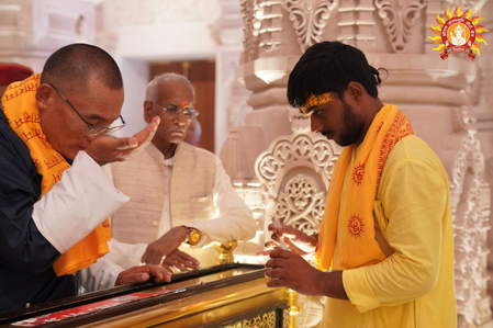 भूटान के प्रधानमंत्री शेरिंग तोबगे हुए रामभक्ति में लीन, अयोध्या मंदिर में बिताए पौने दो घंटे
