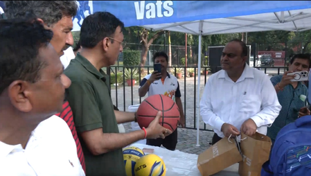 खेल मंत्री मनसुख मांडविया ने 'संडे ऑन साइकिल' में स्वदेशी खेल सामग्री का समर्थन किया
