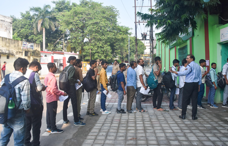यूपीएसएसएससी पीईटी पर परीक्षार्थियों की आईं मिली-जुली प्रतिक्रियाएं, चलाई गईं स्पेशल ट्रेनें