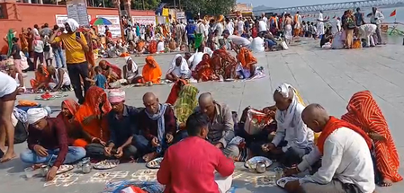 बिहार गयाजी में उमड़ा आस्था का सैलाब, पितृपक्ष के पहले दिन श्रद्धालुओं ने देवघाट पर किया पिंडदान बिहार गयाजी में उमड़ा आस्था का सैलाब, पितृपक्ष के पहले दिन श्रद्धालुओं ने देवघाट पर किया पिंडदान