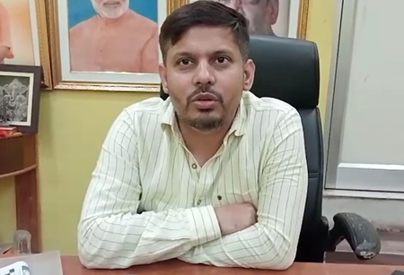 टीएमसी नेताओं को प्रशासन या संविधान की कोई परवाह नहीं एमएलए पवन सिंह टीएमसी नेताओं को प्रशासन या संविधान की कोई परवाह नहीं एमएलए पवन सिंह