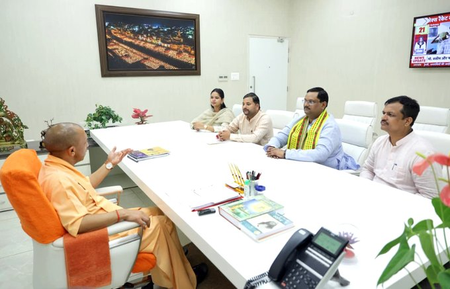 उत्तर प्रदेश : एबीवीपी के प्रतिनिधिमंडल ने की सीएम योगी से मुलाकात, बाराबंकी लाठीचार्ज पर चर्चा