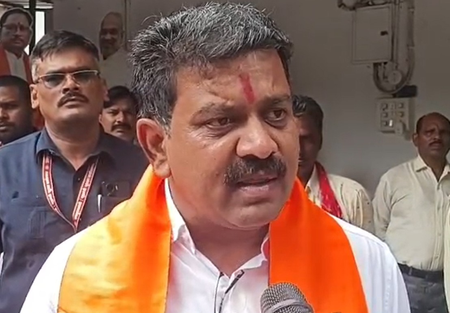 टीएमसी नेता की धमकी पर छत्तीसगढ़ के गृहमंत्री विजय शर्मा का पलटवार, बोले- यह कायरता है टीएमसी नेता की धमकी पर छत्तीसगढ़ के गृहमंत्री विजय शर्मा का पलटवार, बोले- यह कायरता है
