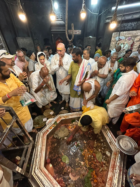 अभिनेता पुनीत इस्सर ने पुरखों की आत्मा की शांति के लिए मोक्षस्थली गयाजी में किया पिंडदान अभिनेता पुनीत इस्सर ने पुरखों की आत्मा की शांति के लिए मोक्षस्थली गयाजी में किया पिंडदान 