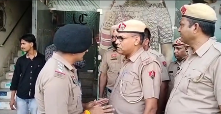 करनाल में कैफे और स्पा सेंटर पर पुलिस और बाल संरक्षण आयोग का छापा, दो हिरासत में लिए गए करनाल में कैफे और स्पा सेंटर पर पुलिस और बाल संरक्षण आयोग का छापा, दो हिरासत में लिए गए