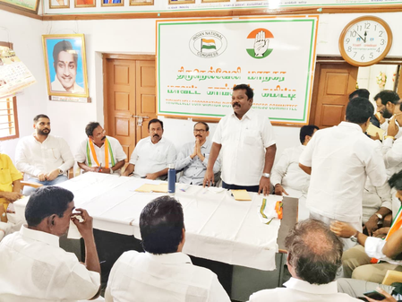 भाजपा ने एआईएडीएमके को पांच धड़ों में बांटा सेल्वा पेरुंथगई भाजपा ने एआईएडीएमके को पांच धड़ों में बांटा सेल्वा पेरुंथगई